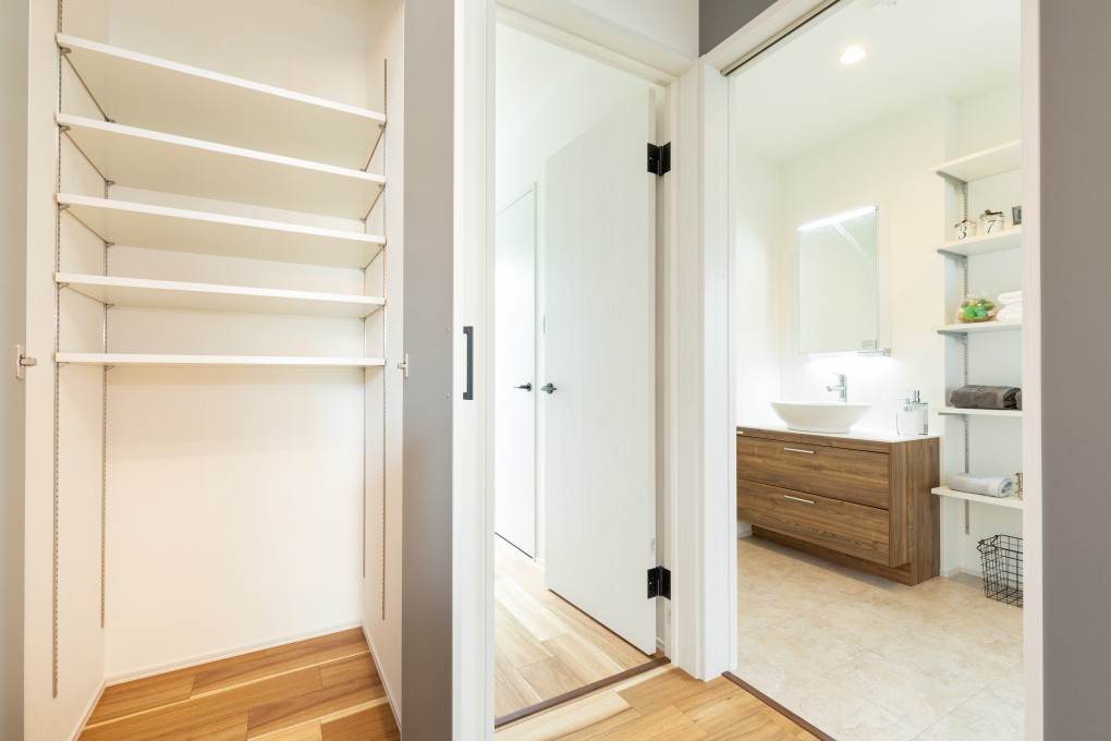 空いたスペースは無駄なく収納に