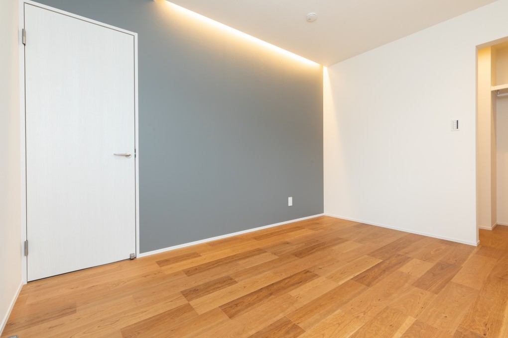 主寝室は間接照明を使用。夜もぐっすり眠れます