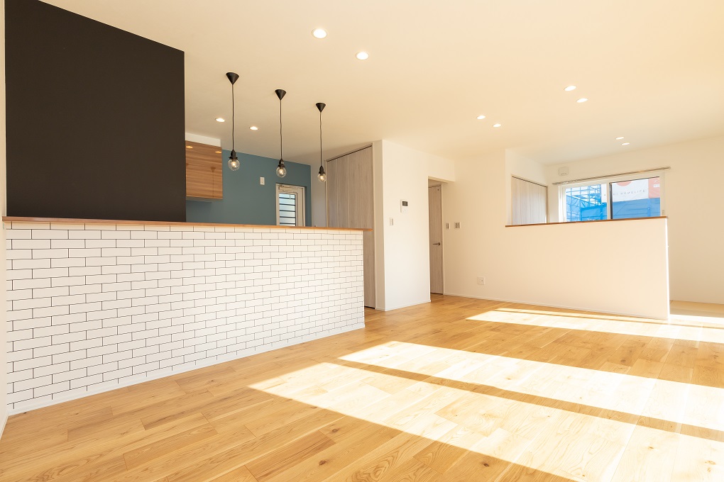 日当たりの良い広々リビングダイニング