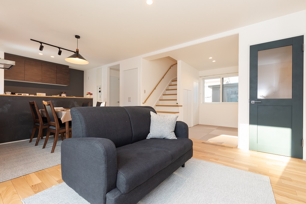 日当たりの良い広々リビングダイニング